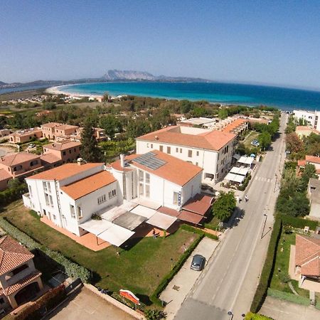 Hotel Al Faro Spiaggia La Cinta Santeodoro 산테오도로 외부 사진
