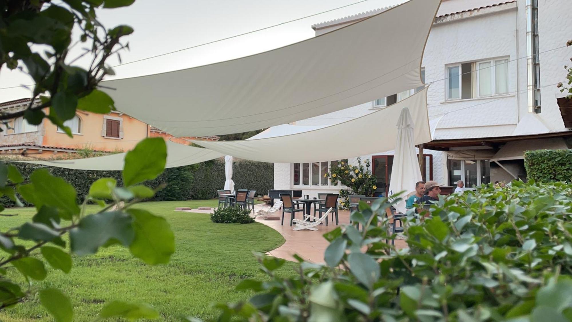 Hotel Al Faro Spiaggia La Cinta Santeodoro 산테오도로 외부 사진