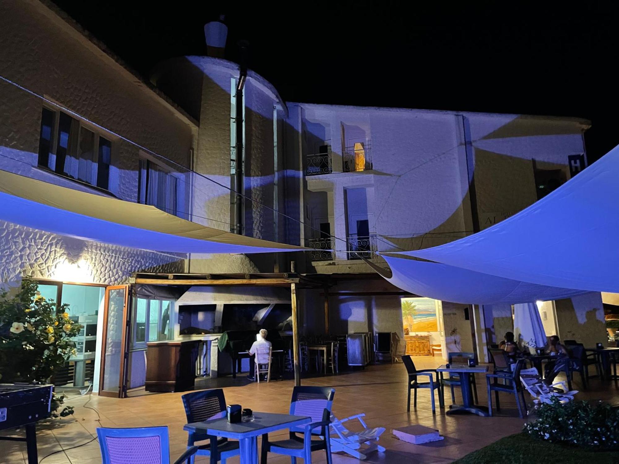 Hotel Al Faro Spiaggia La Cinta Santeodoro 산테오도로 외부 사진