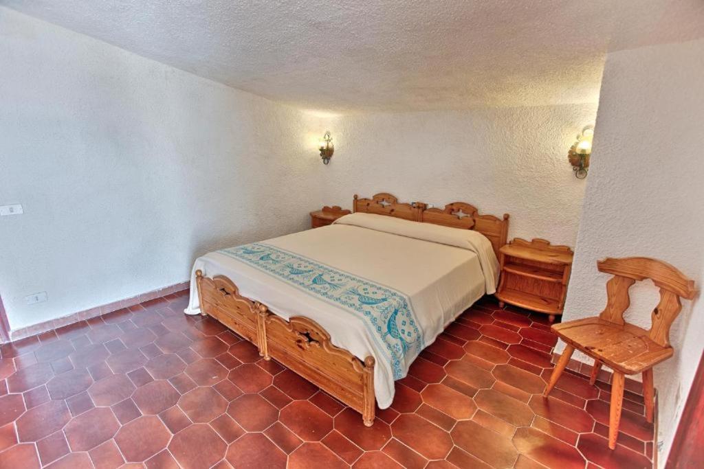 Hotel Al Faro Spiaggia La Cinta Santeodoro 산테오도로 외부 사진