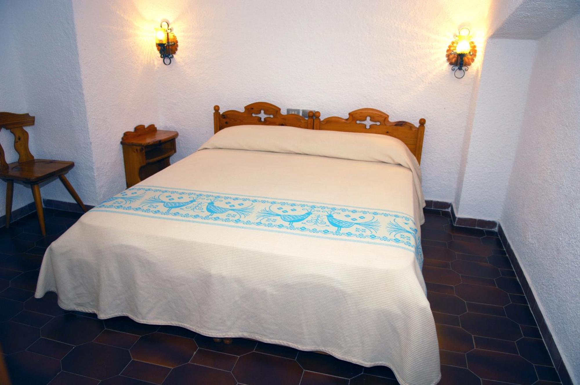 Hotel Al Faro Spiaggia La Cinta Santeodoro 산테오도로 외부 사진